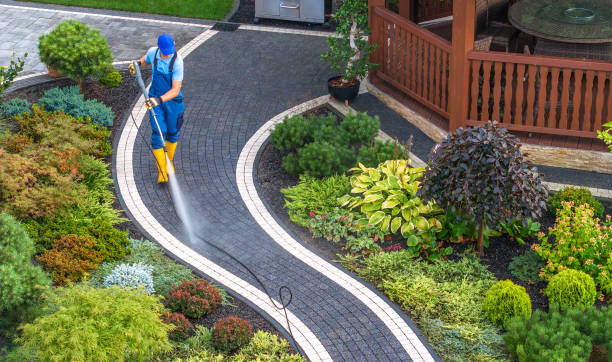 Why Choose Our Certified Pressure Washing Experts for Your Project Needs in Niagara, WI?